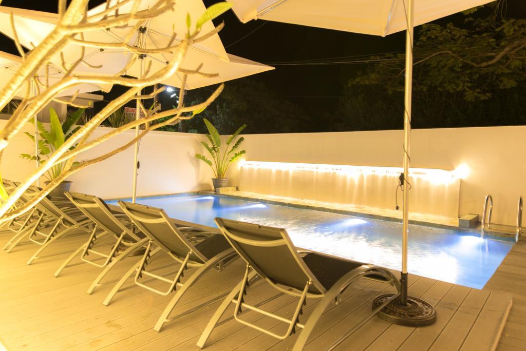 Beachcove Pereybere Beach Екстериор снимка